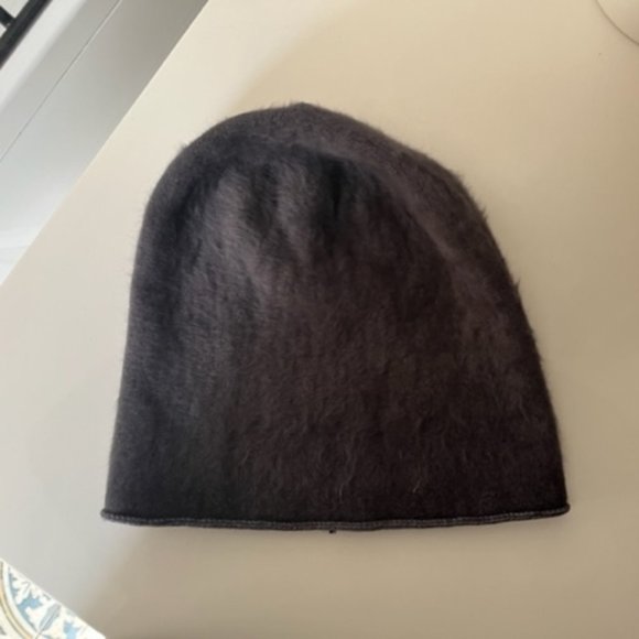 Reinhard Plank Angora Beanie in Grey - Picture 4 of 4